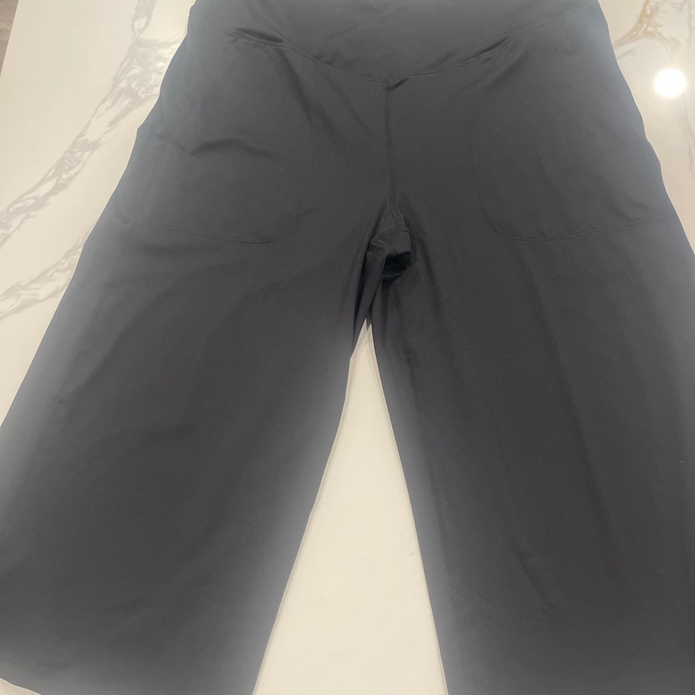 Black women  Wide-Leg capri Beleaf
